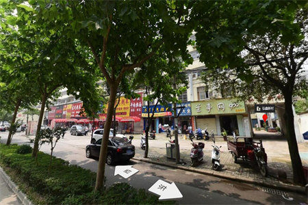 城南荆善南苑3室2厅2卫150m2简单装修